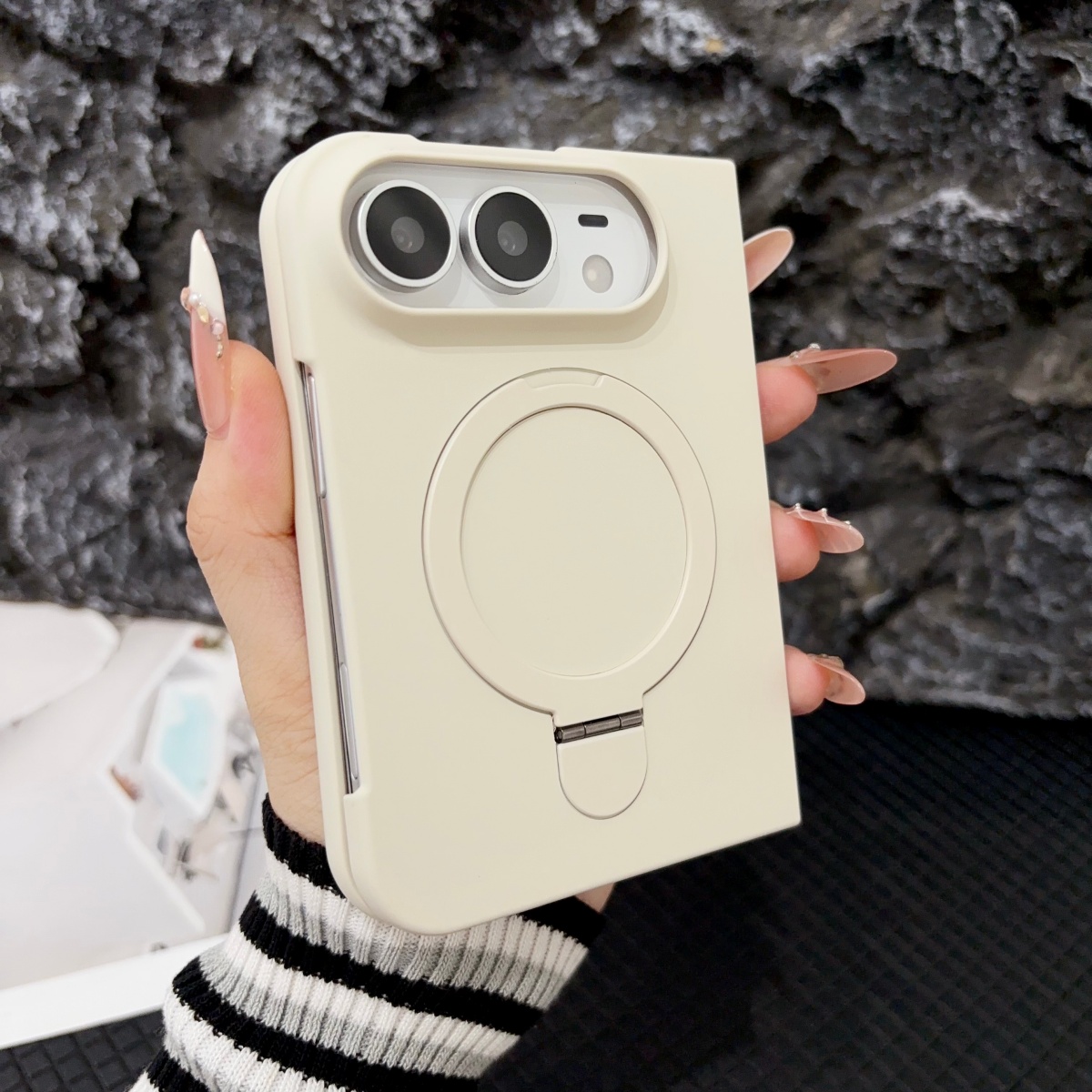 ที่วางโทรศัพท์แบบมีพื้นผิวคล้า - Magnetic Charging Stand บทวิจารณ์และราคา